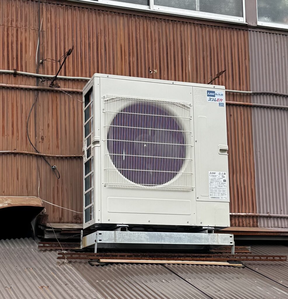 業務用天吊りエアコン入替工事